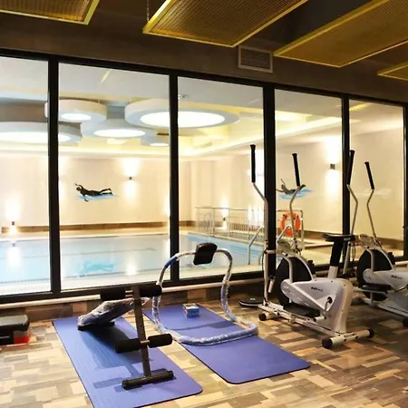 3 Bed Rooms Luxury Furnished Apartment In Compound 公寓