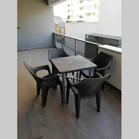 3 Bed Rooms Luxury Furnished Apartment In Compound 公寓 *
